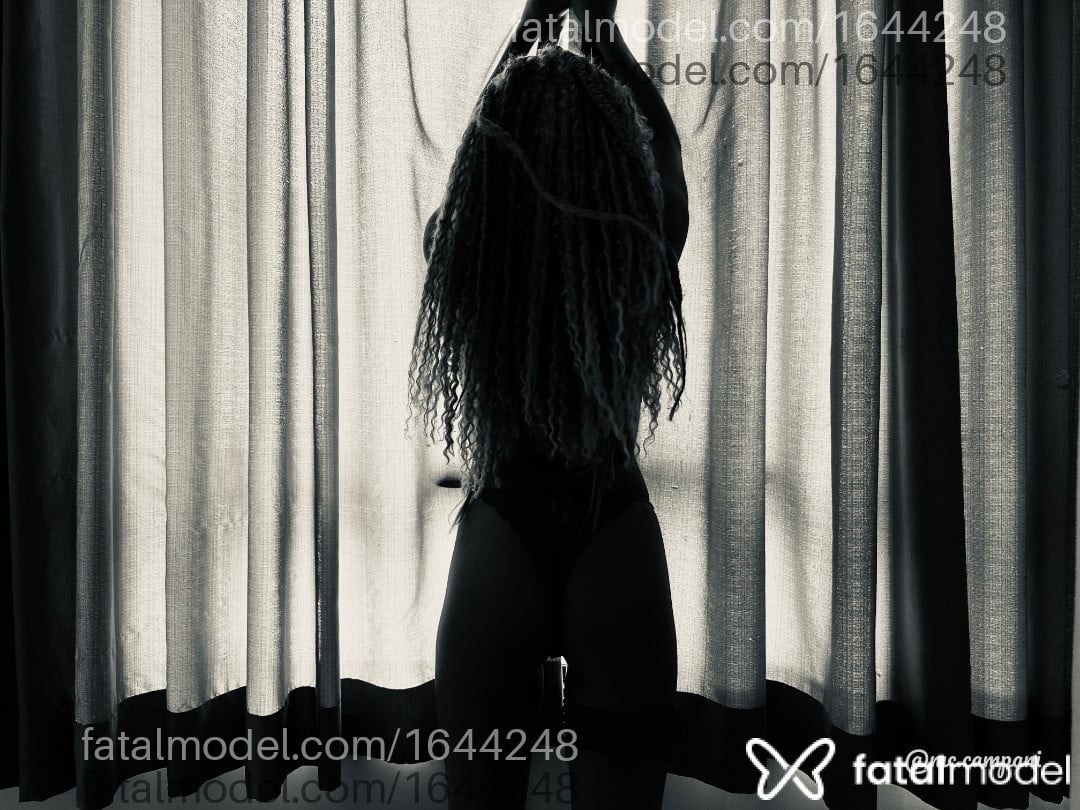 Acompanhante mulher morena (o) de olhos castanhos - Júlia marques