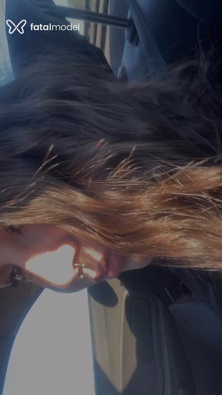 Acompanhante mulher trans com cabelo castanho de olhos castanhos - Maria