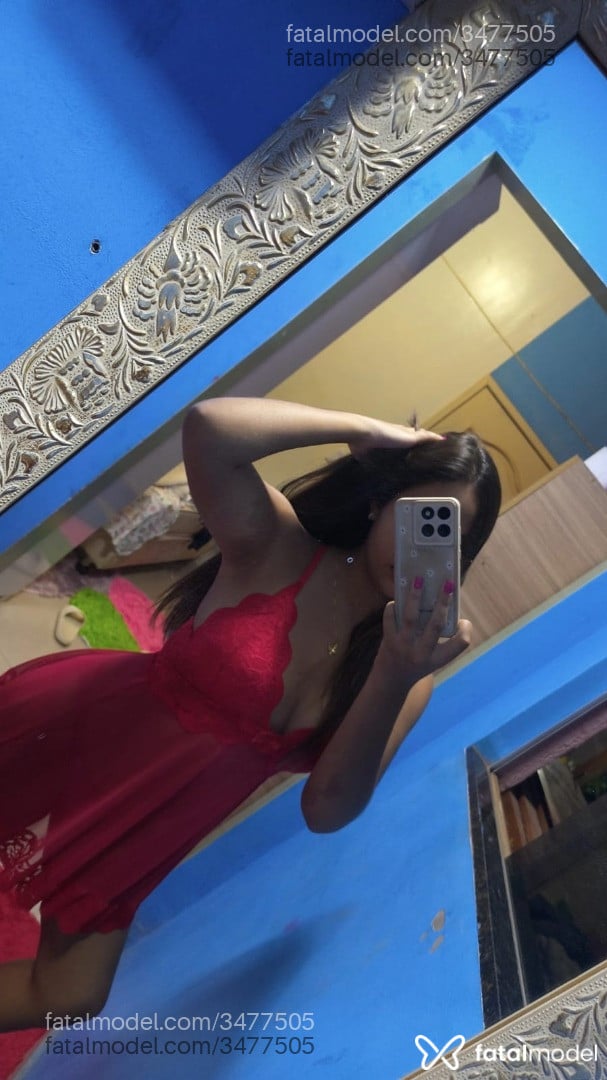 Acompanhante mulher com cabelo castanho de olhos castanhos - Jade Oliveira