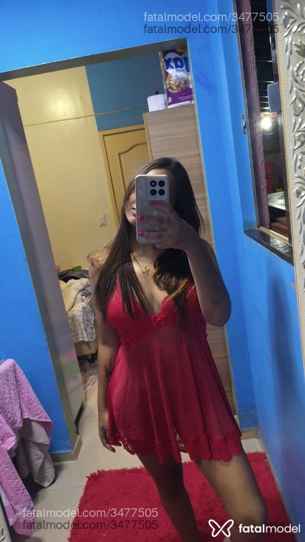 Acompanhante mulher com cabelo castanho de olhos castanhos - Jade Oliveira