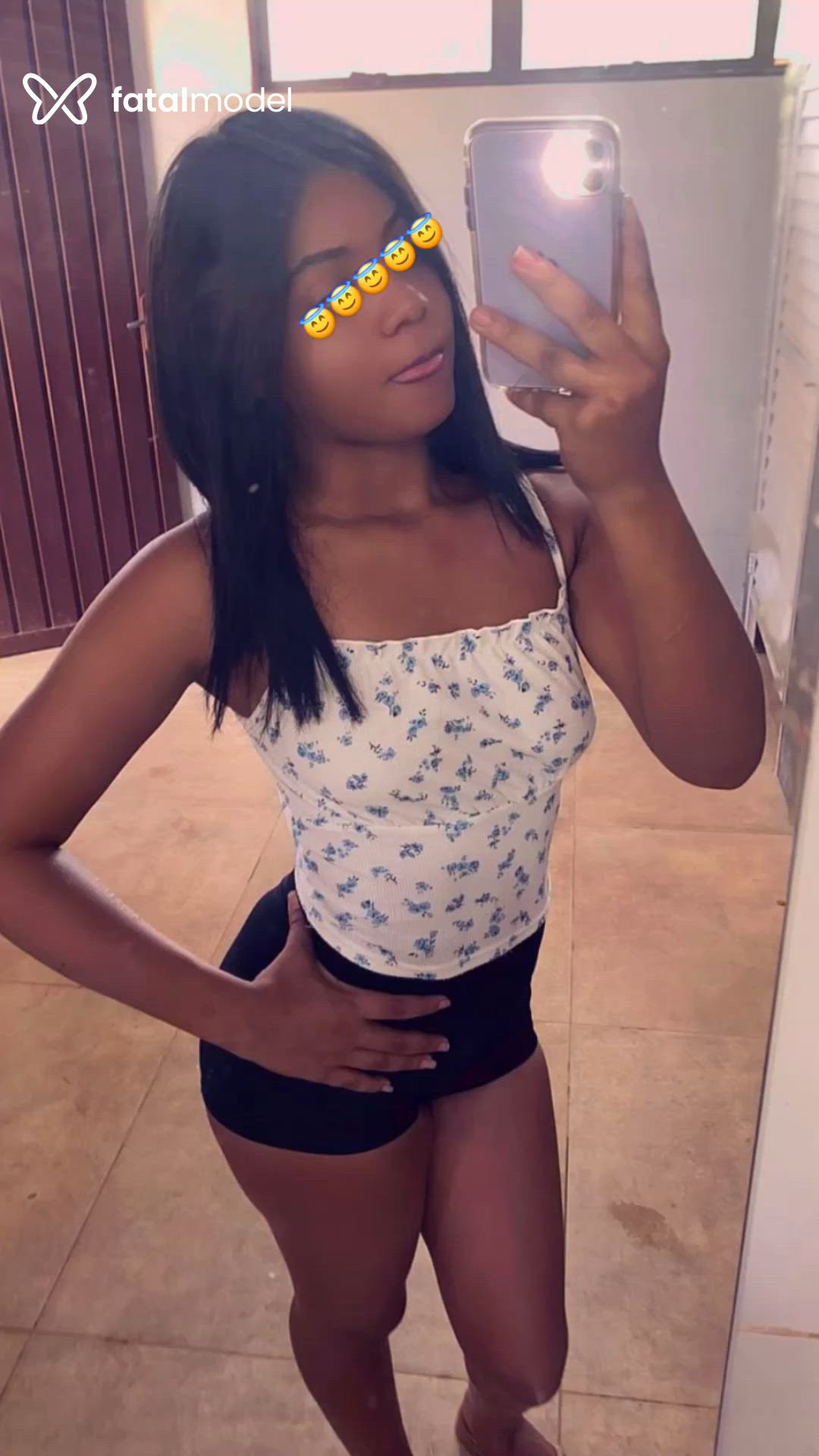 Acompanhante mulher morena (o) de olhos castanhos - Julinha Acompanhante mulher morena (o) de olhos castanhos - Julinha