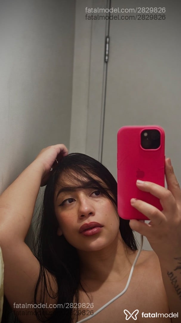 Acompanhante mulher morena (o) de olhos pretos - Isabela Martinelli