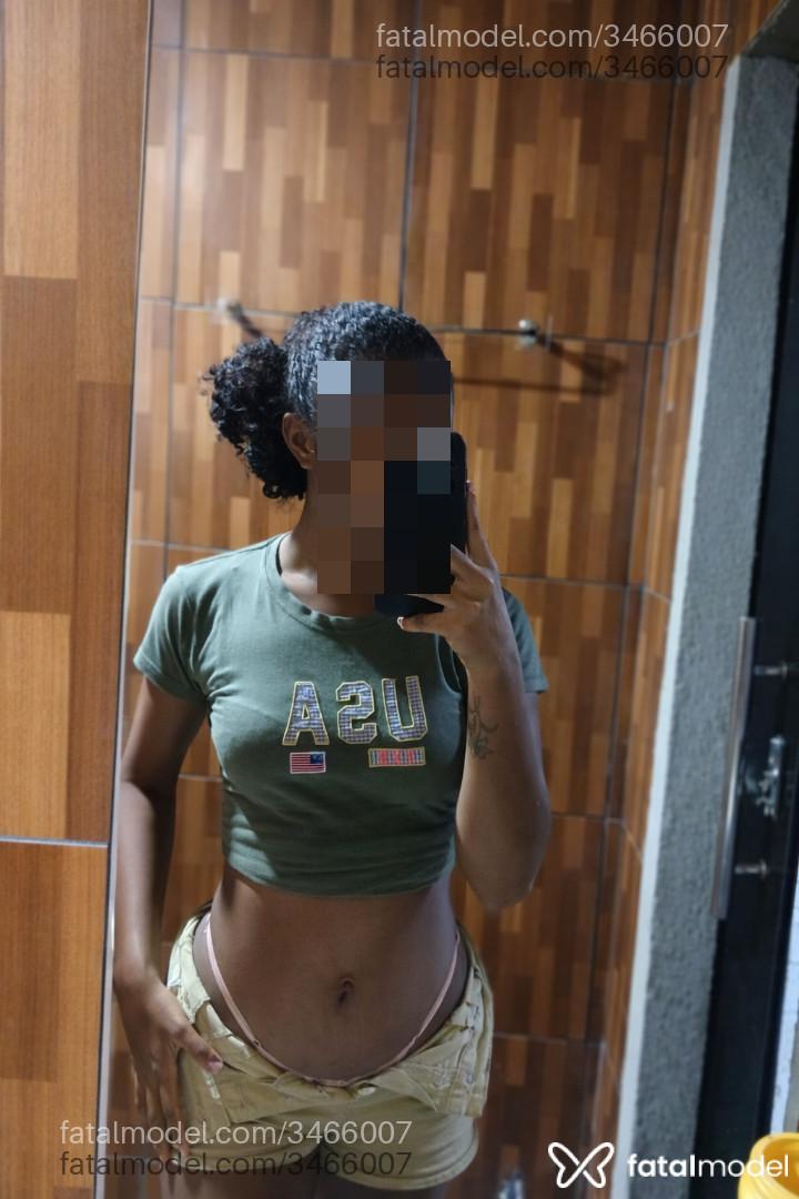 Acompanhante mulher morena (o) de olhos pretos - Brena