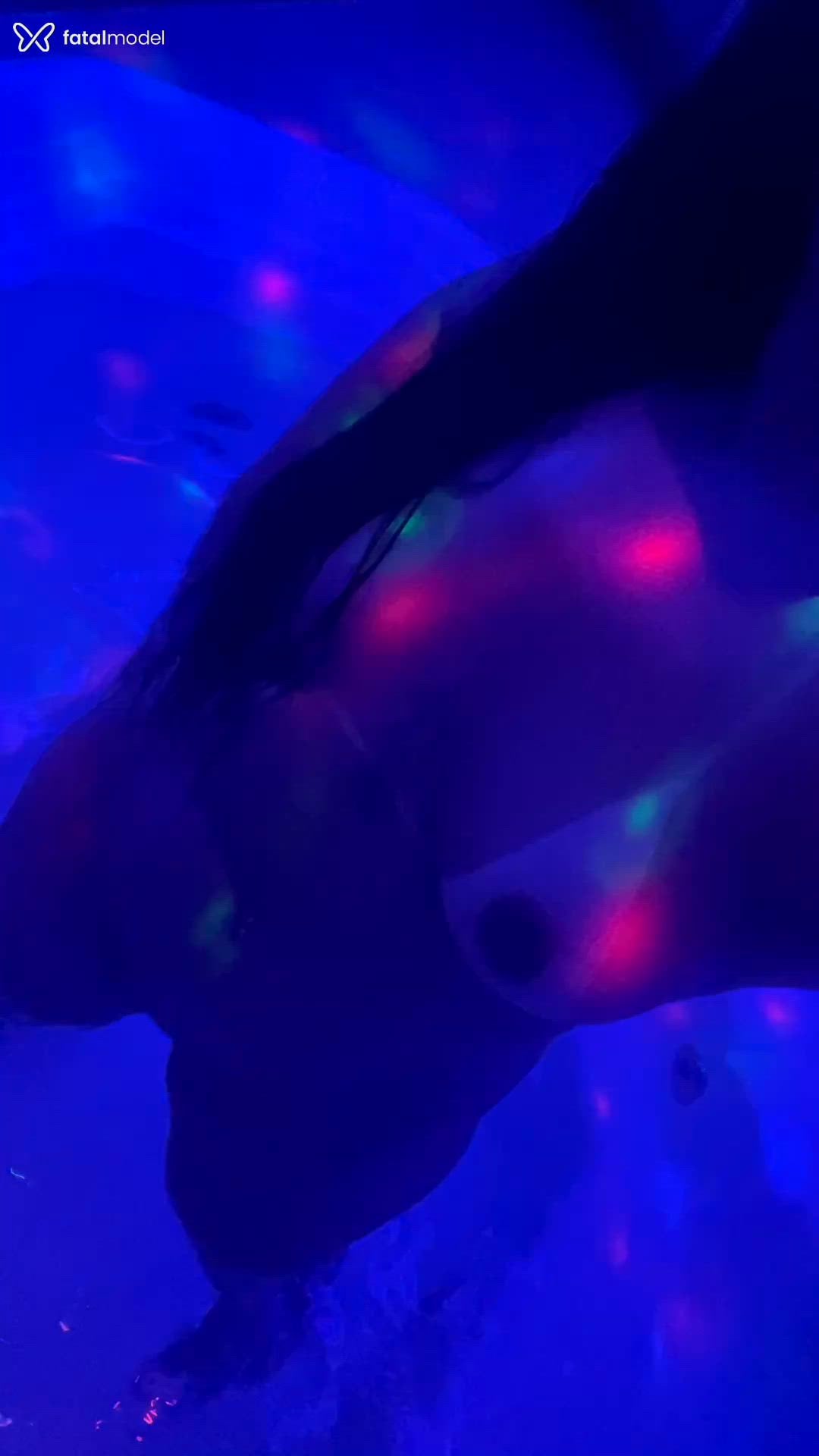 Acompanhante mulher morena (o) de olhos castanhos - Michele