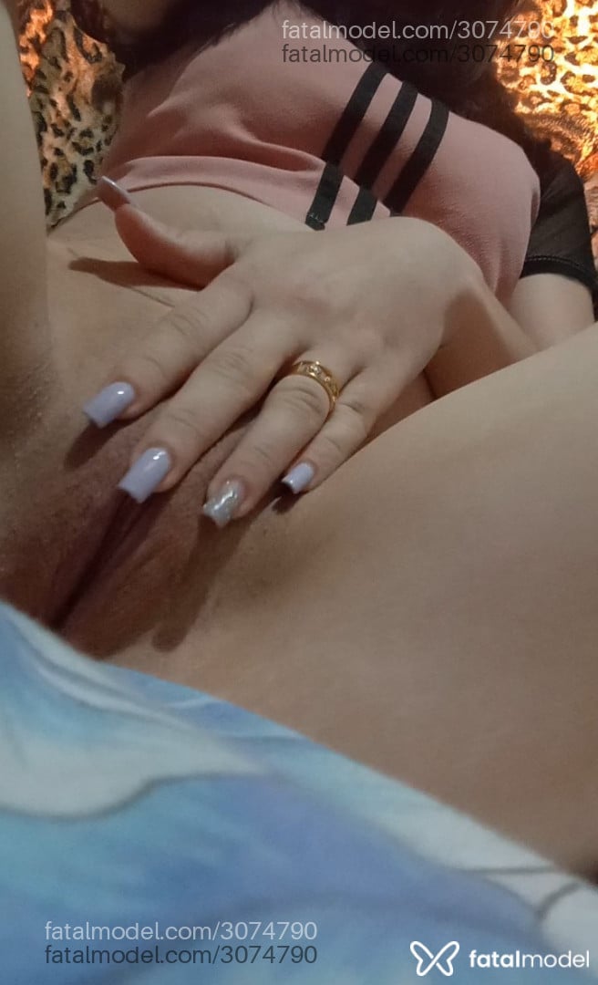 Acompanhante mulher morena (o) de olhos castanhos - Gaby