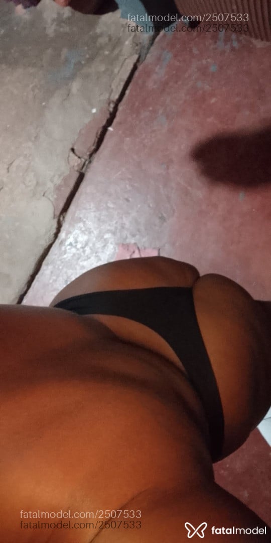 Acompanhante mulher com cabelo castanho de olhos castanhos - Julia Ramos