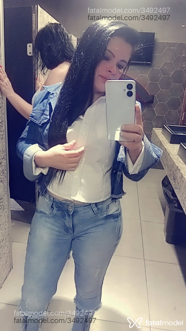 Acompanhante mulher morena (o) de olhos castanhos - Thais