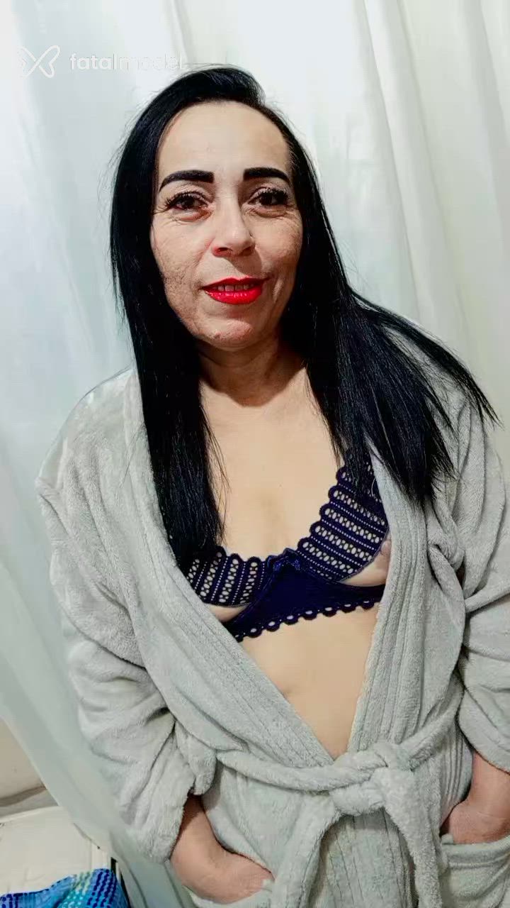Acompanhante mulher com cabelo castanho de olhos castanhos - Marya Trepadeira