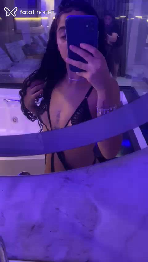 Acompanhante mulher morena (o) de olhos castanhos - Jennifer