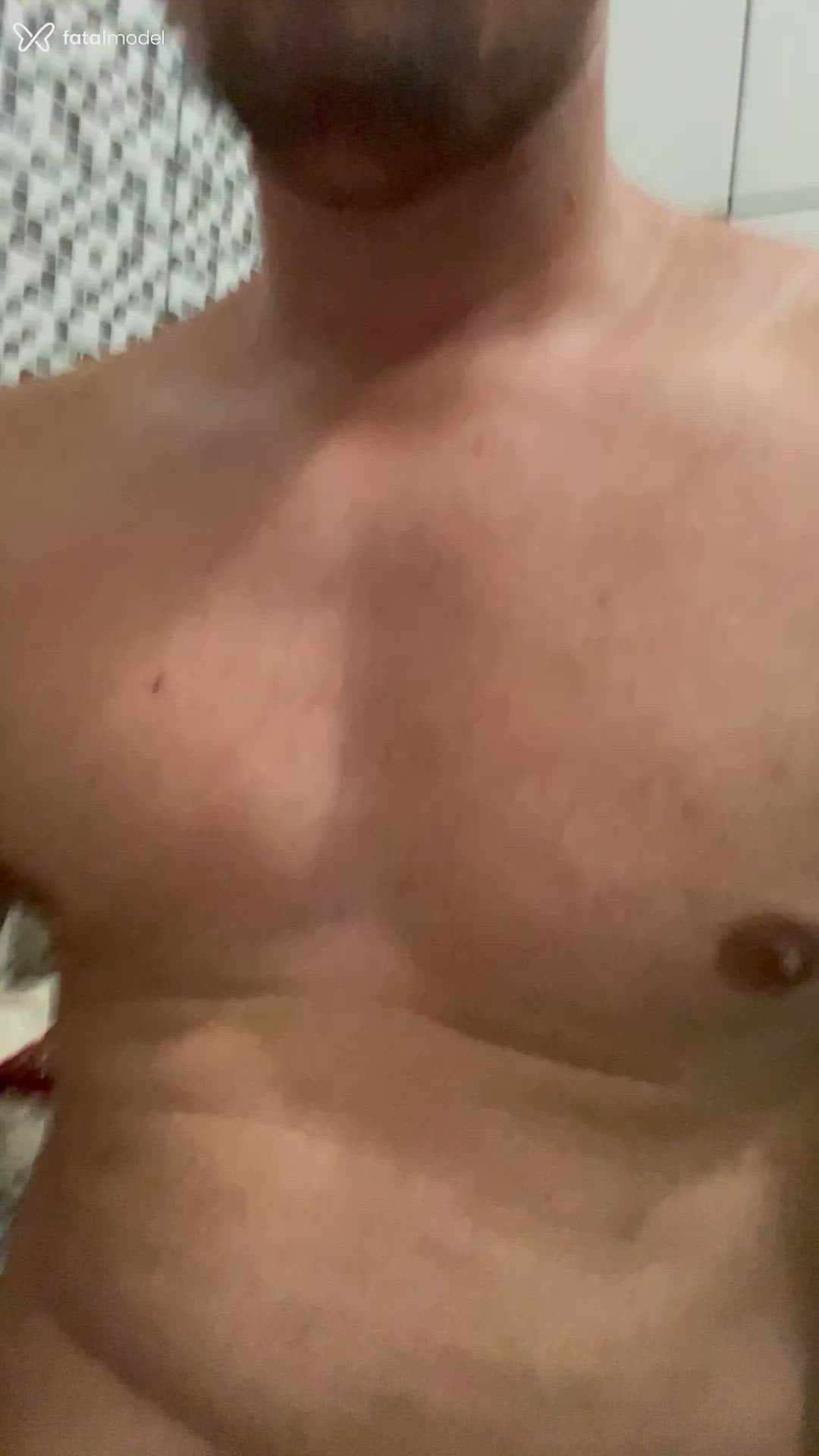 Acompanhante homem com cabelo castanho de olhos castanhos - Niklaus
