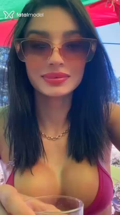Acompanhante mulher morena (o) de olhos castanhos - Moreninhalopes