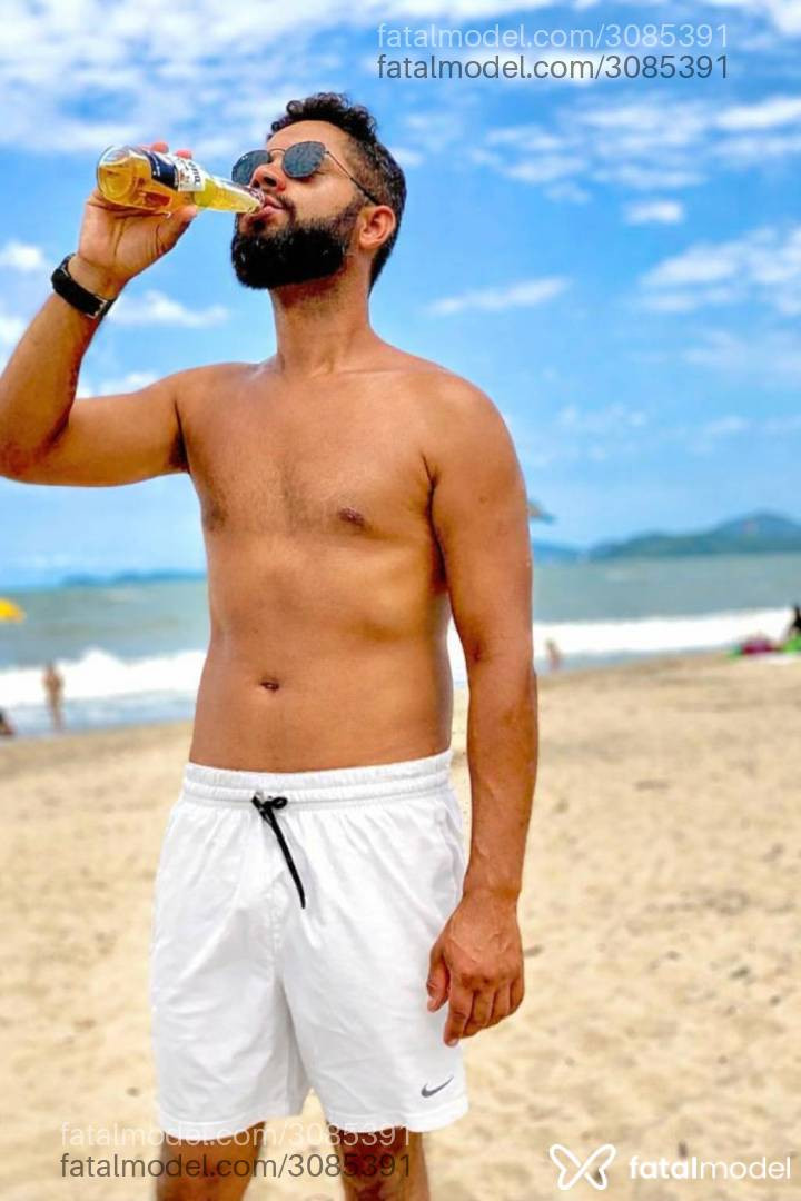 Acompanhante homem com cabelo castanho de olhos castanhos em Curitiba - Jorge