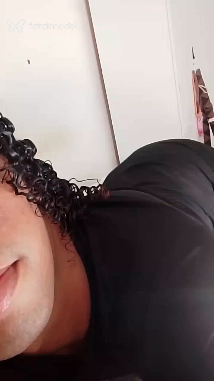 Acompanhante mulher trans morena (o) de olhos pretos - Morena