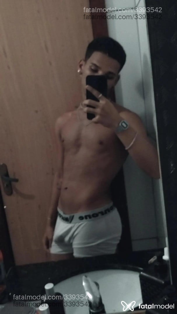 Acompanhante homem morena (o) de olhos castanhos - Japaa