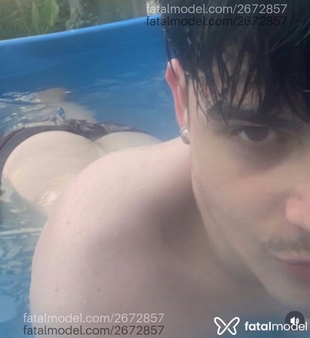 Acompanhante homem com cabelo castanho de olhos castanhos - Egoboy