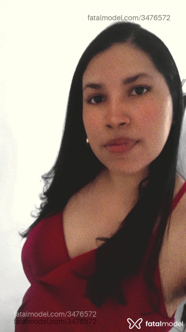 Acompanhante mulher morena (o) de olhos pretos - Cissa
