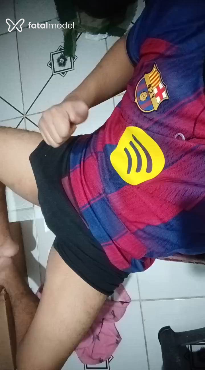 Acompanhante homem morena (o) de olhos castanhos - Adriano