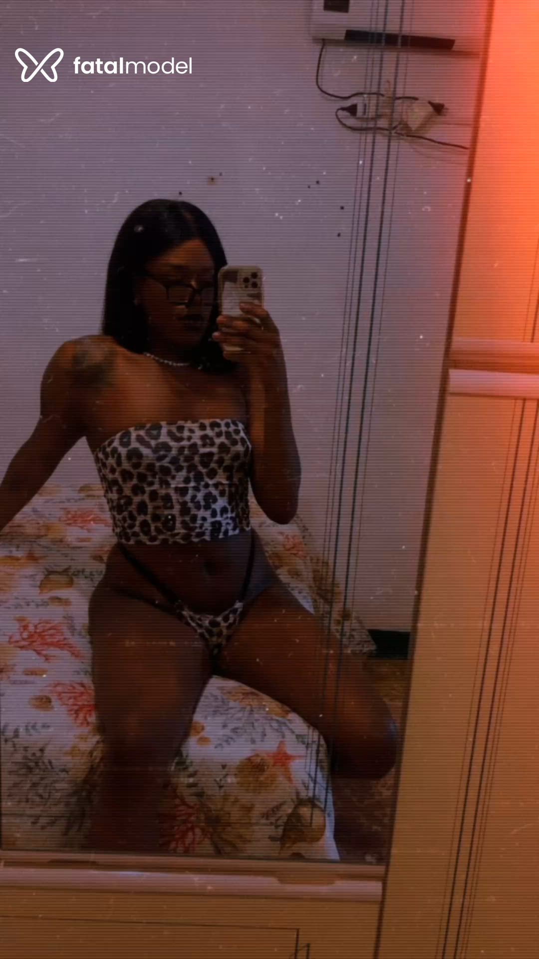 Acompanhante mulher trans morena (o) de olhos castanhos - Rebecca