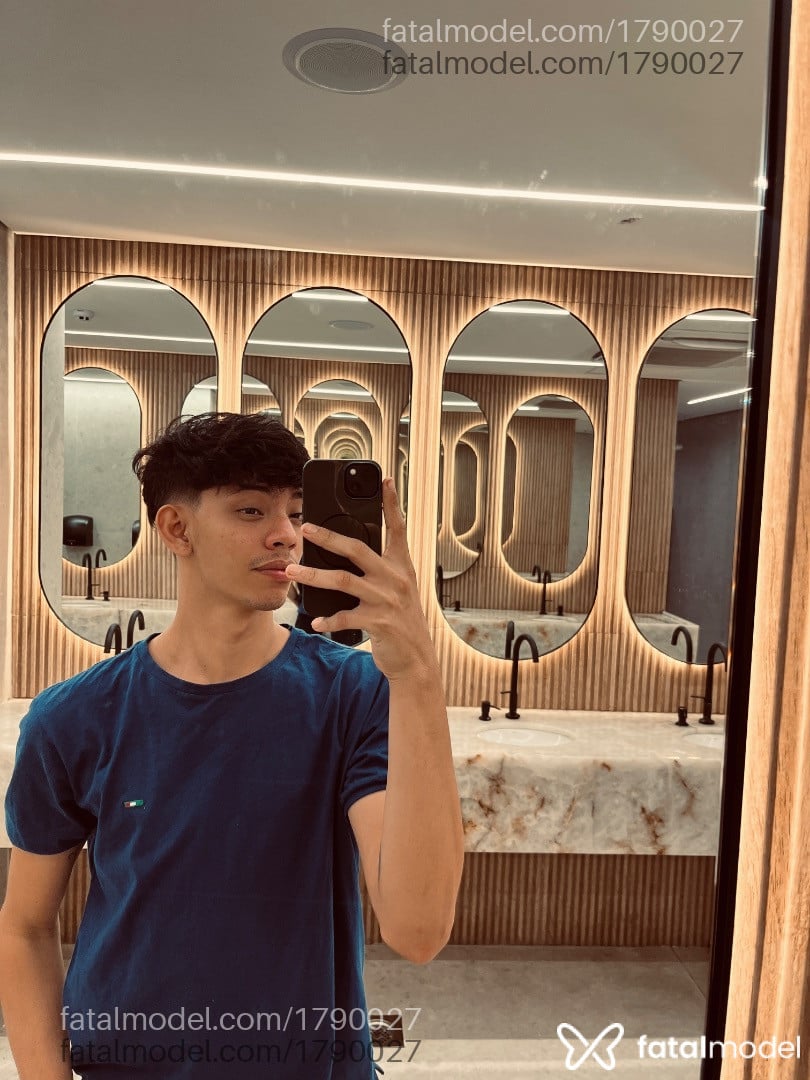 Acompanhante homem com cabelo castanho de olhos castanhos - Zac marinho
