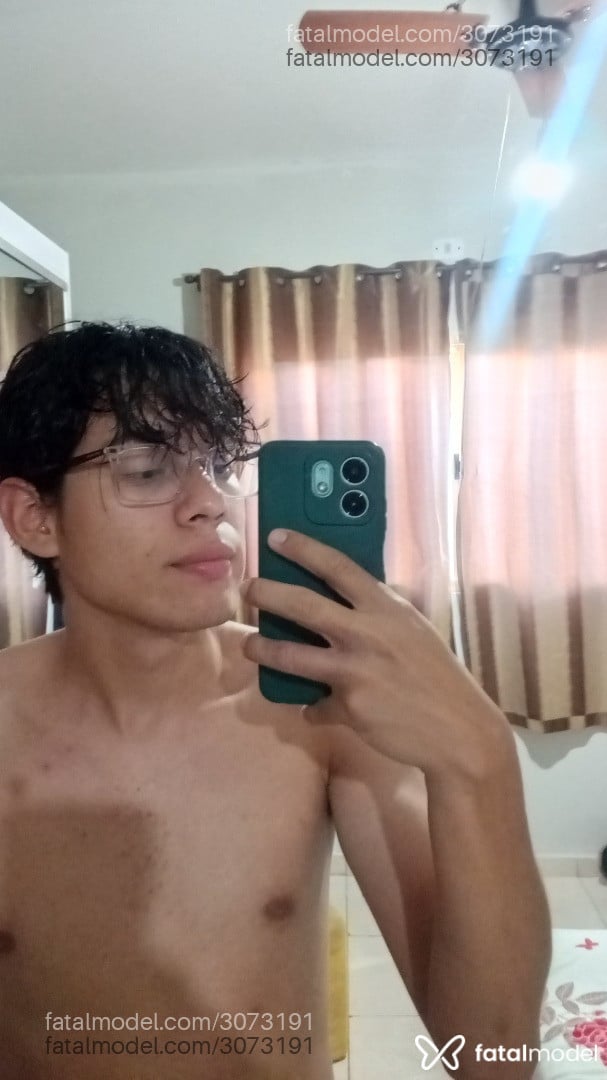 Acompanhante homem com cabelo castanho de olhos castanhos - Ifransouza