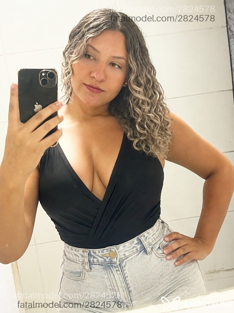 Acompanhante mulher loira (o) de olhos verdes - Sophia