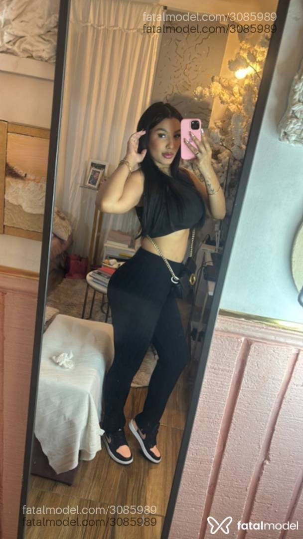 Acompanhante mulher com cabelo castanho de olhos castanhos - Alexia Acompanhante mulher com cabelo castanho de olhos castanhos - Alexia