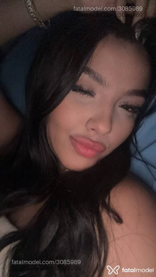 Acompanhante mulher com cabelo castanho de olhos castanhos - Alexia Acompanhante mulher com cabelo castanho de olhos castanhos - Alexia