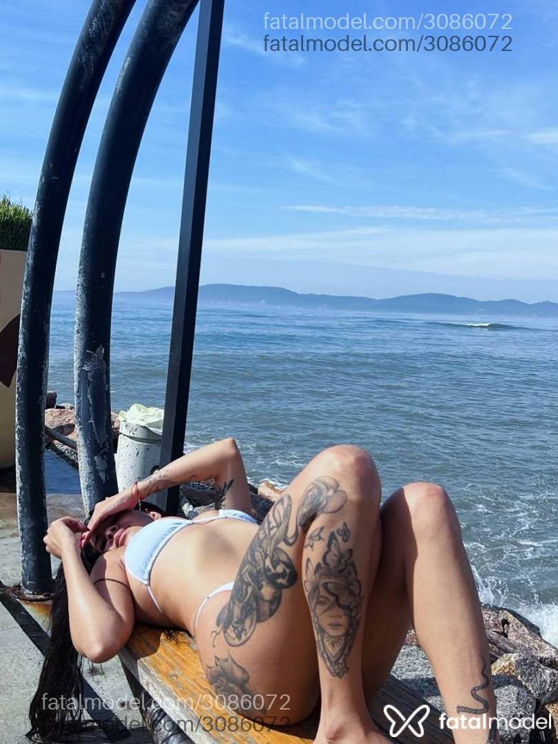Acompanhante mulher morena (o) de olhos pretos - Luiza