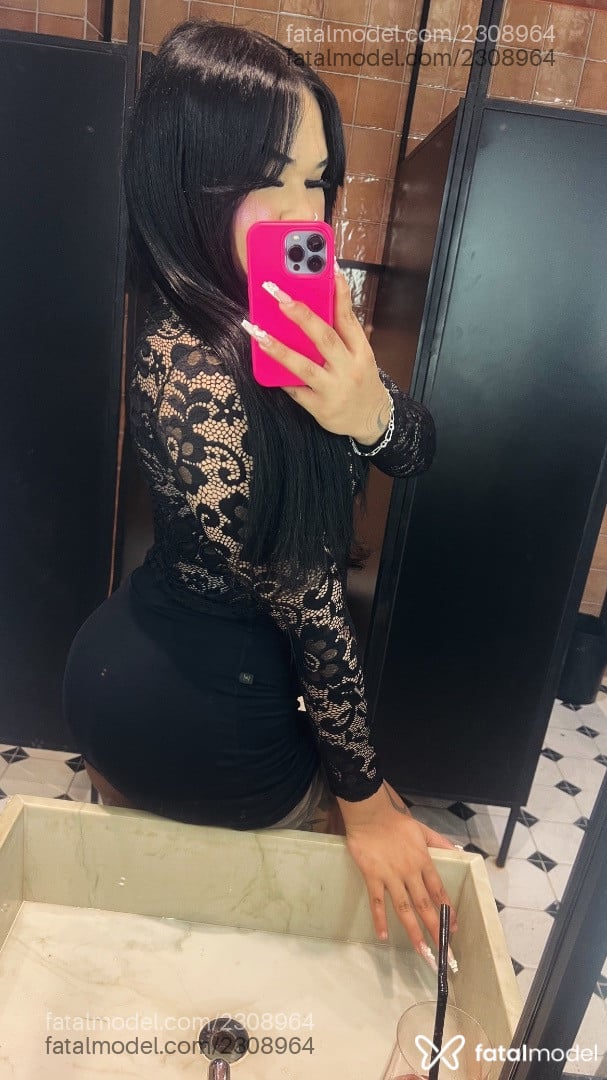 Acompanhante mulher trans morena (o) de olhos pretos - Eduarda