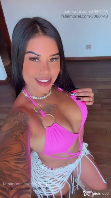 Acompanhante mulher morena (o) de olhos castanhos - Iasmim