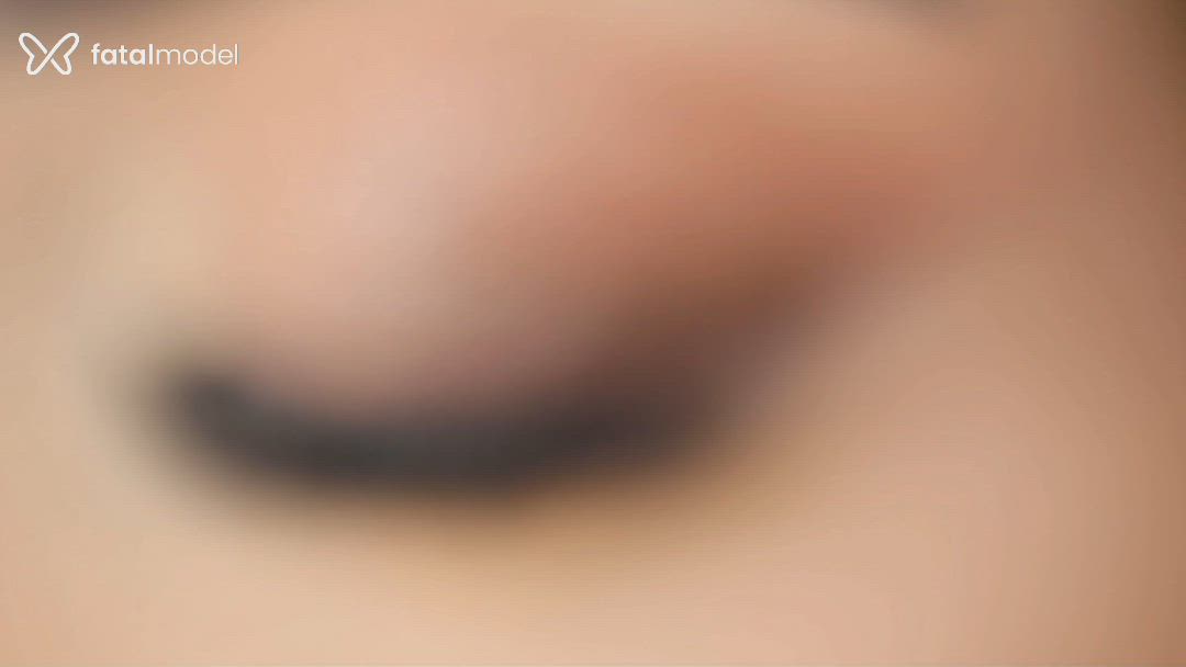 Acompanhante mulher loira (o) de olhos azuis - Aghata