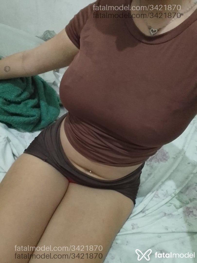 Acompanhante mulher morena (o) de olhos castanhos - Maria