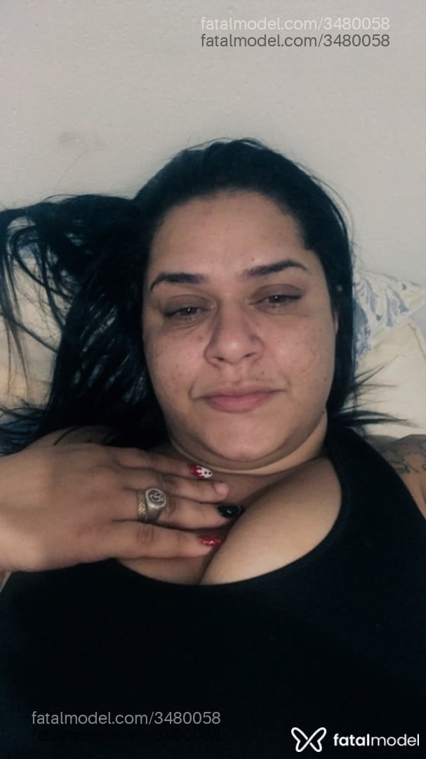 Acompanhante mulher com cabelo castanho de olhos mel - Júlia
