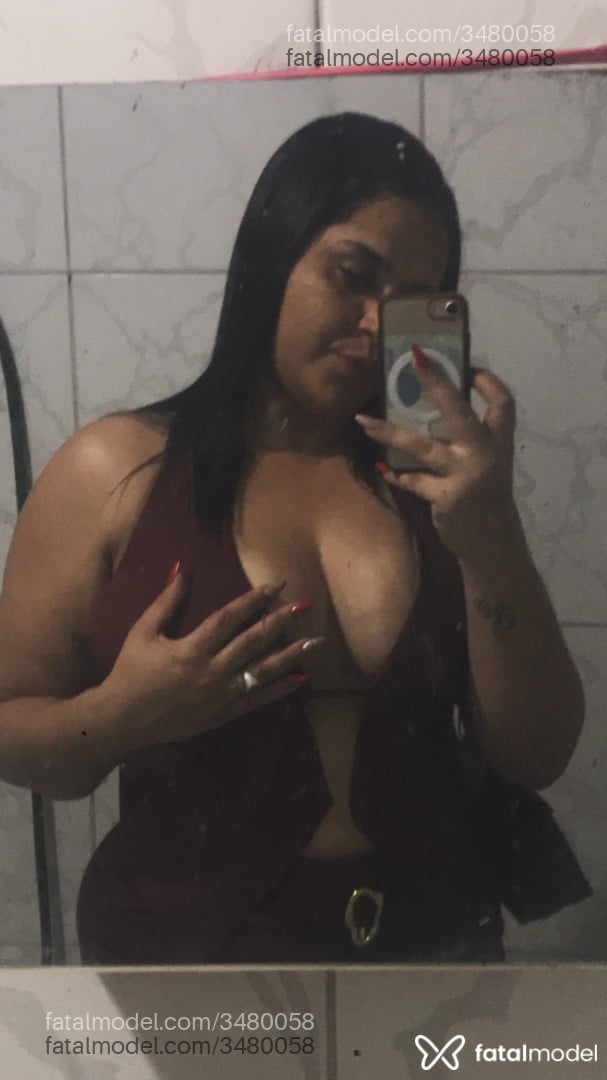 Acompanhante mulher com cabelo castanho de olhos mel - Júlia