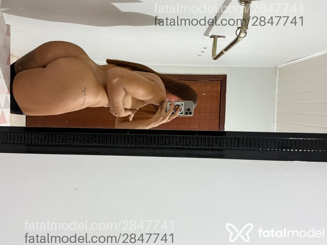 Acompanhante mulher ruiva (o) de olhos castanhos - Paola