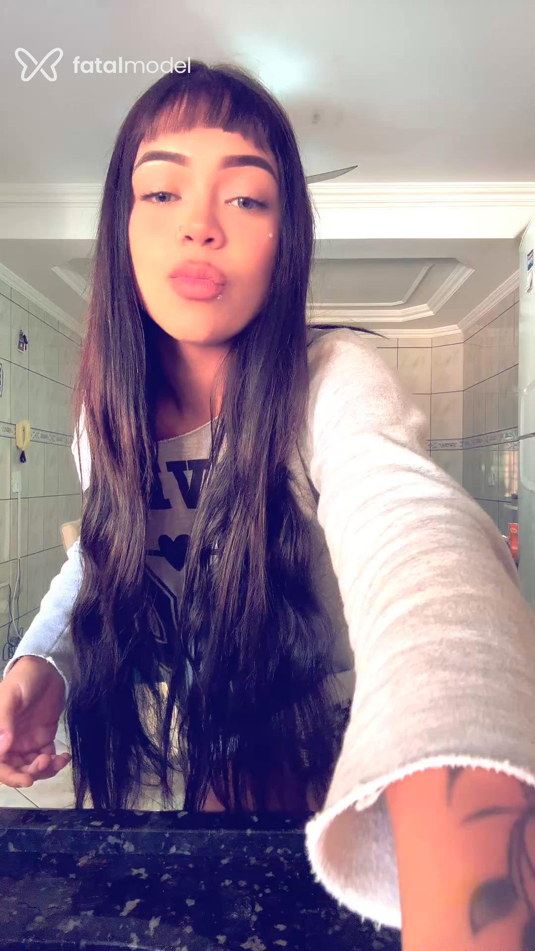 Acompanhante mulher morena (o) de olhos mel - Sarah Neves