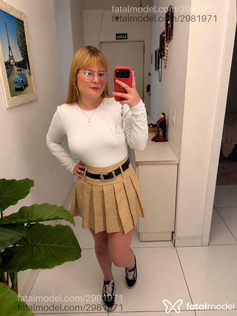 Acompanhante mulher ruiva (o) de olhos verdes - Nicole