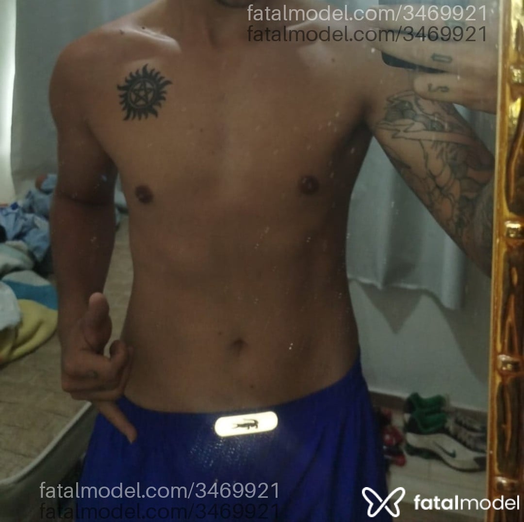 Acompanhante homem com cabelo castanho de olhos castanhos - Lucas