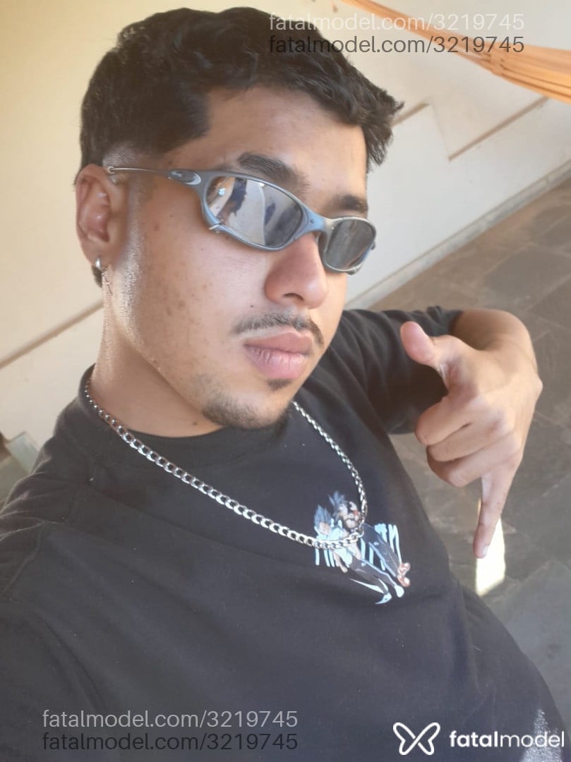 Acompanhante homem morena (o) de olhos castanhos - Felipe
