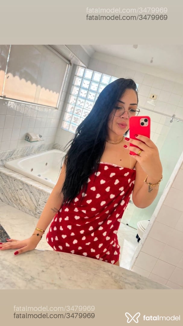 Acompanhante mulher morena (o) de olhos castanhos - Laura