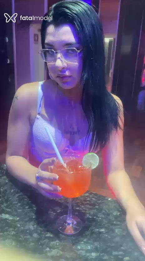 Acompanhante mulher morena (o) de olhos castanhos - Anny Vitoria