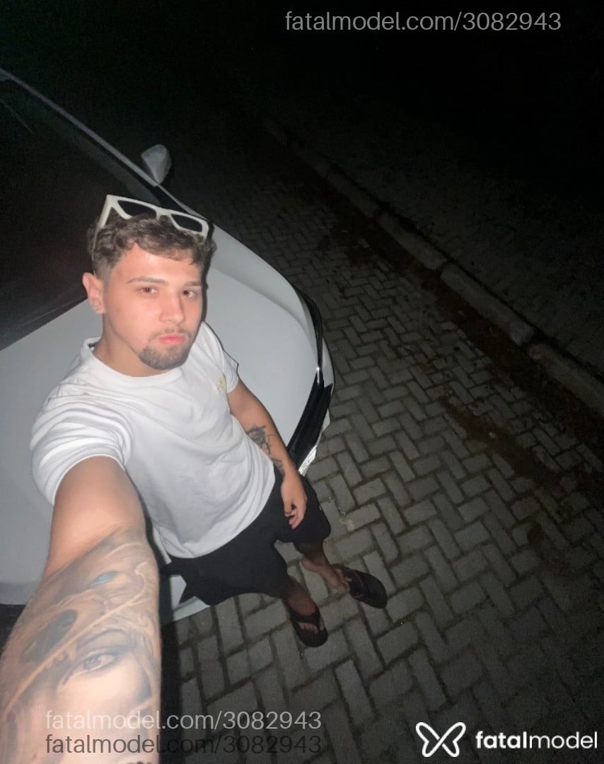 Acompanhante homem loira (o) de olhos castanhos - Victor Nvho
