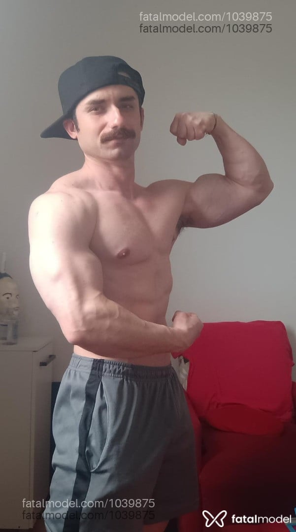 Acompanhante homem morena (o) de olhos verdes - Saymon