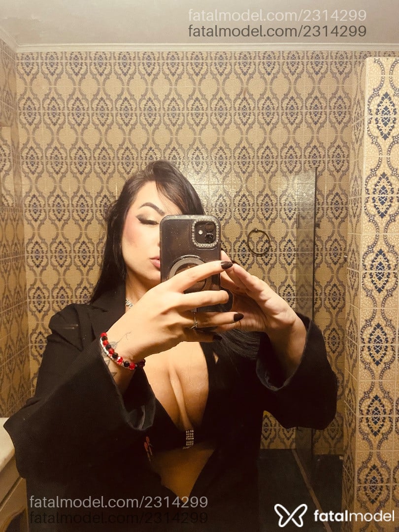 Acompanhante mulher morena (o) de olhos mel - Reehsex