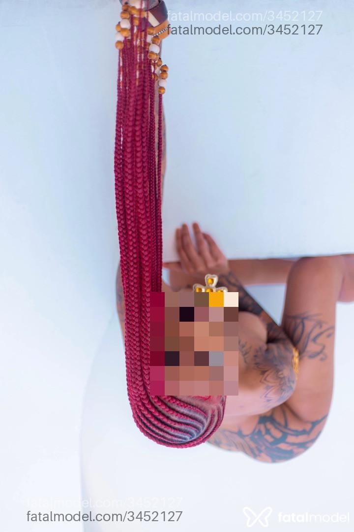Acompanhante mulher ruiva (o) de olhos castanhos - Safira