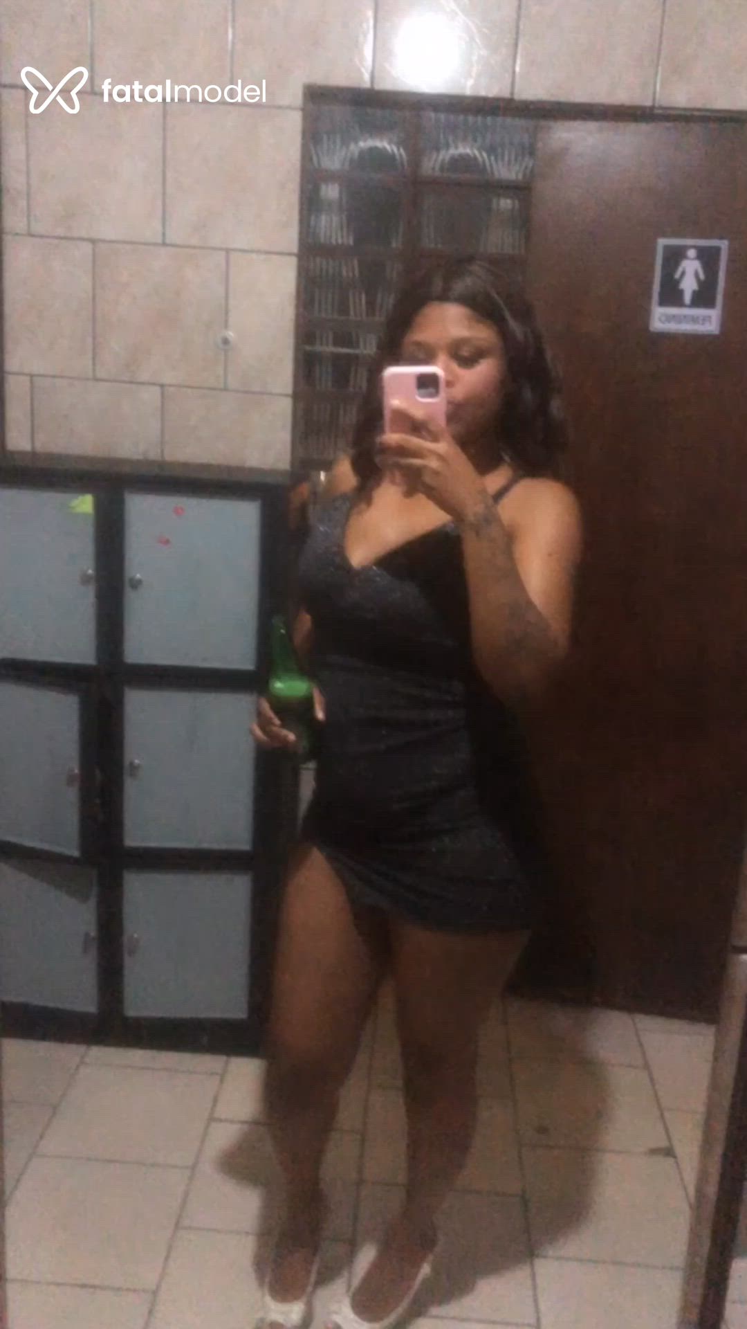 Acompanhante mulher morena (o) de olhos pretos - Jeny Duntra
