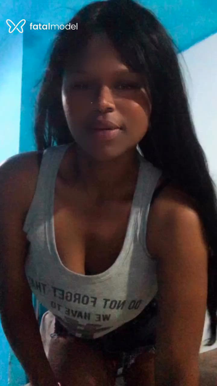 Acompanhante mulher morena (o) de olhos pretos - Jeny Duntra