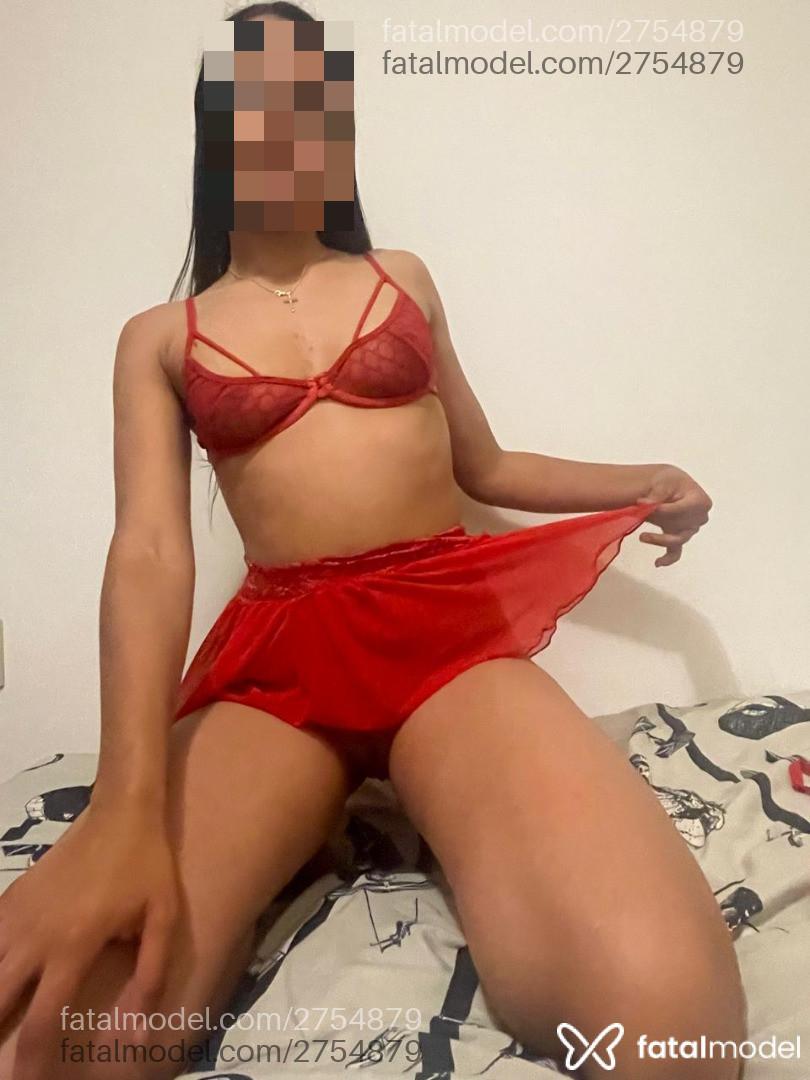 Acompanhante mulher morena (o) de olhos pretos - Julia Sofia Acompanhante mulher morena (o) de olhos pretos - Julia Sofia