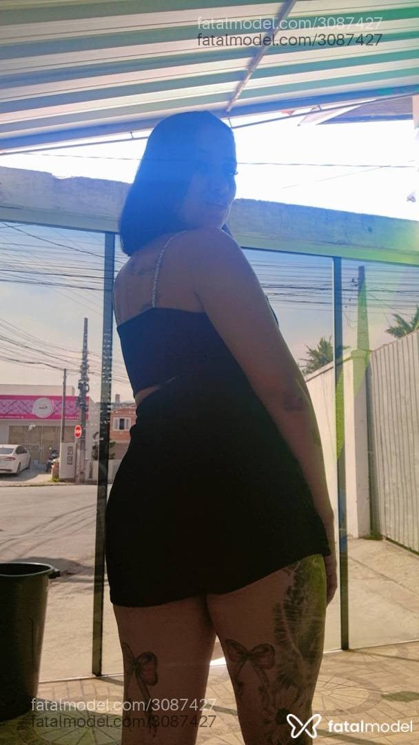 Acompanhante mulher morena (o) de olhos pretos - Roxana