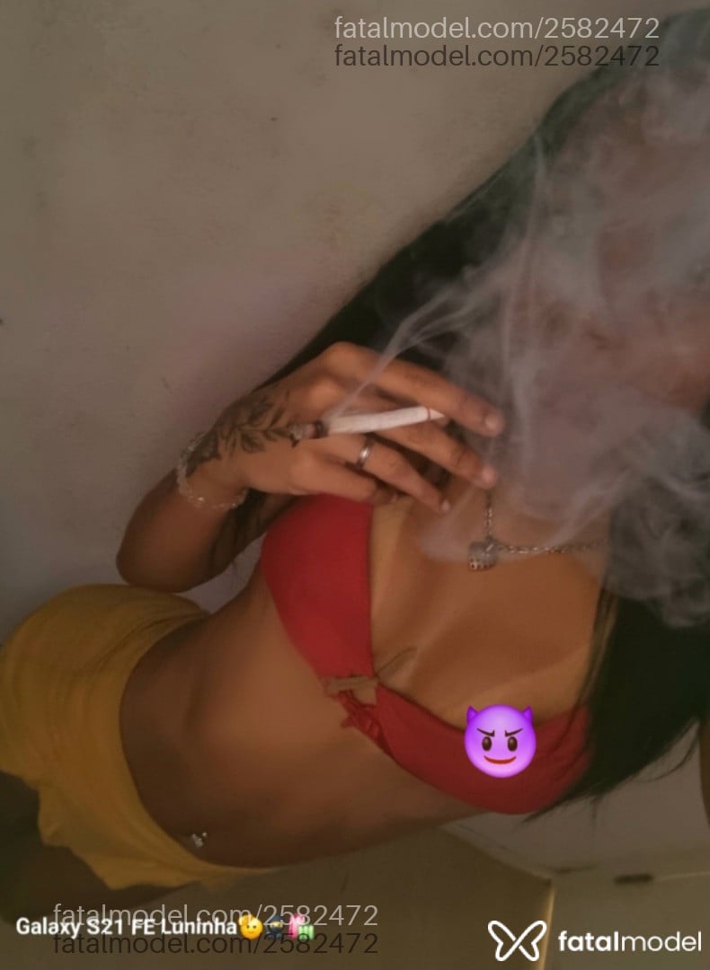 Acompanhante mulher trans com cabelo castanho de olhos pretos - Luninhabjs
